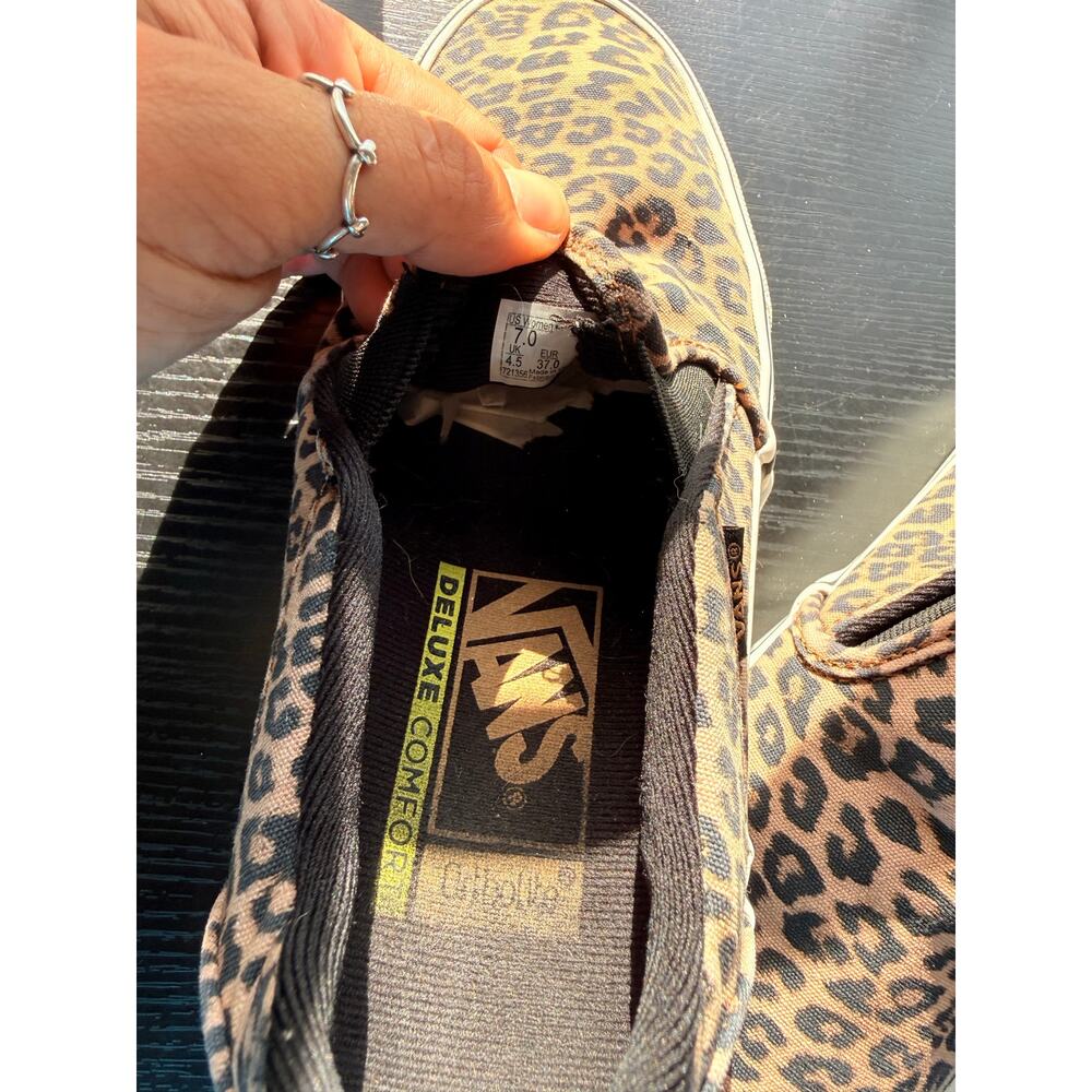 Vans Classic Slip-On Leopard Print Women’s Size 7 Deluxe Comfort Sneakers - Picture 5 of 7